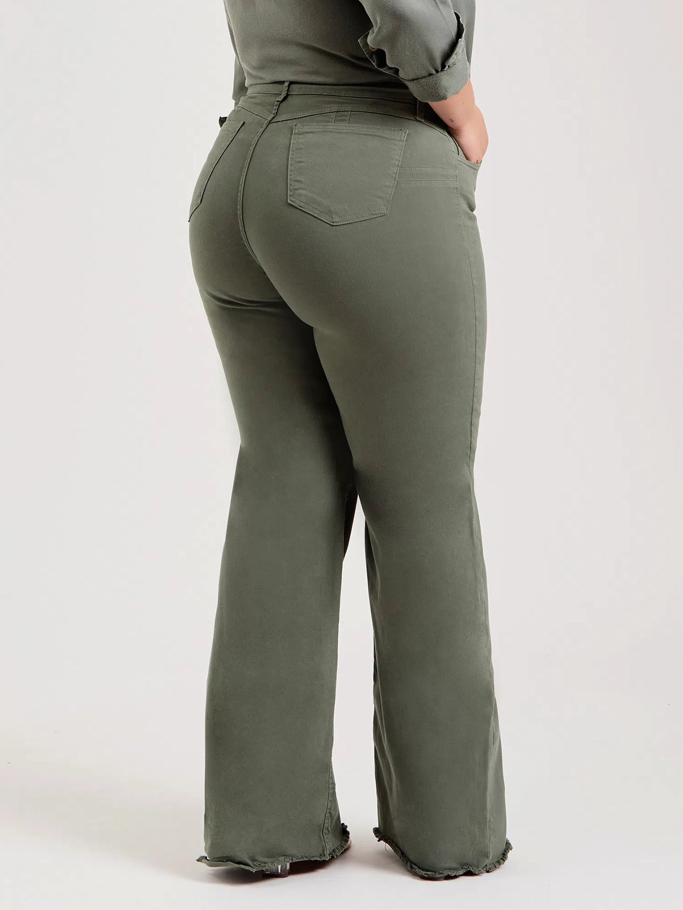 Chic Slim Fit Stretch Flared Pants with Frayed Detailing